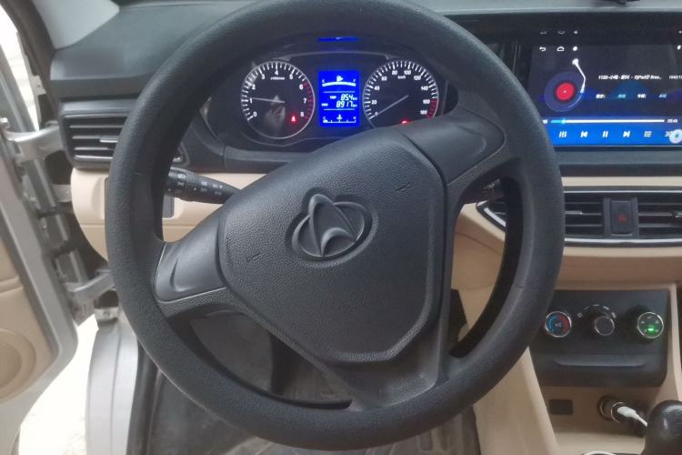 Used CHANGAN KUAYUE Xing V3 2023 1.3L Gasoline Standard Model 5-Seater Passenger Vehicle Steering Wheel
