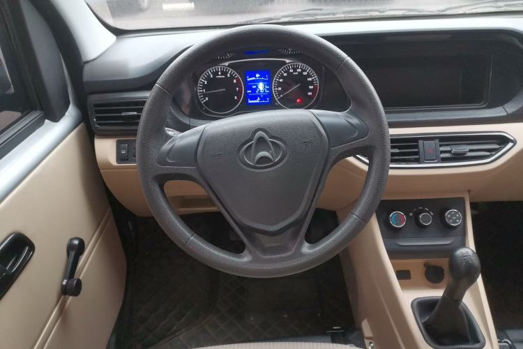 Used CHANGAN KUAYUE Xing V3 2023 1.5L Gasoline Comfort Edition 5-Seat Passenger Vehicle Steering Wheel