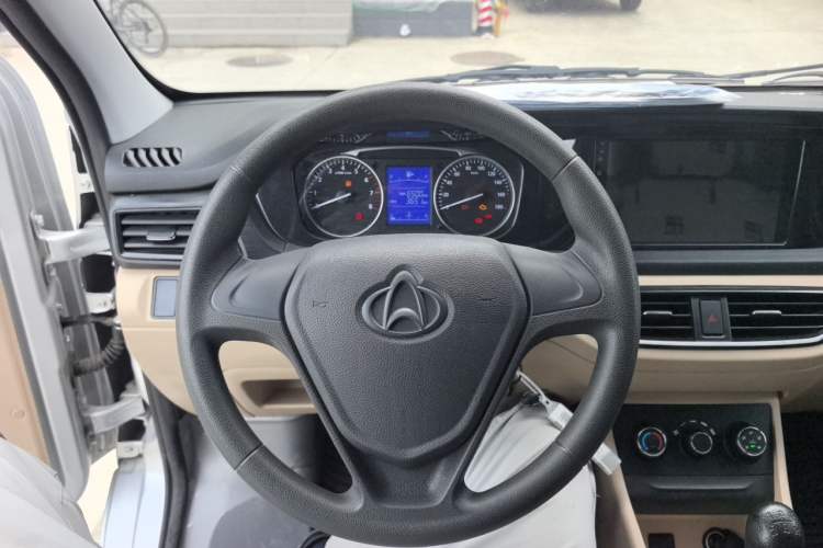 Used CHANGAN KUAYUE Xing V3 2023 1.5L Gasoline Standard Edition 2-Seat Van Steering Wheel