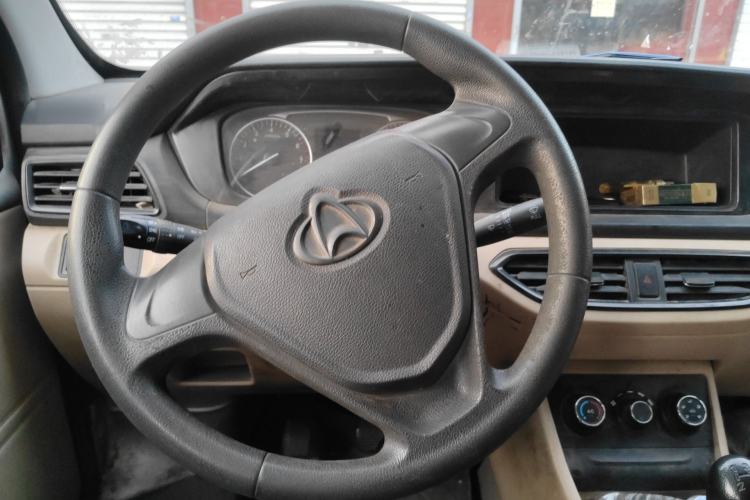 Used CHANGAN KUAYUE Xing V3 2023 1.5L Gasoline Comfort Edition 5-Seat Passenger Vehicle Steering Wheel