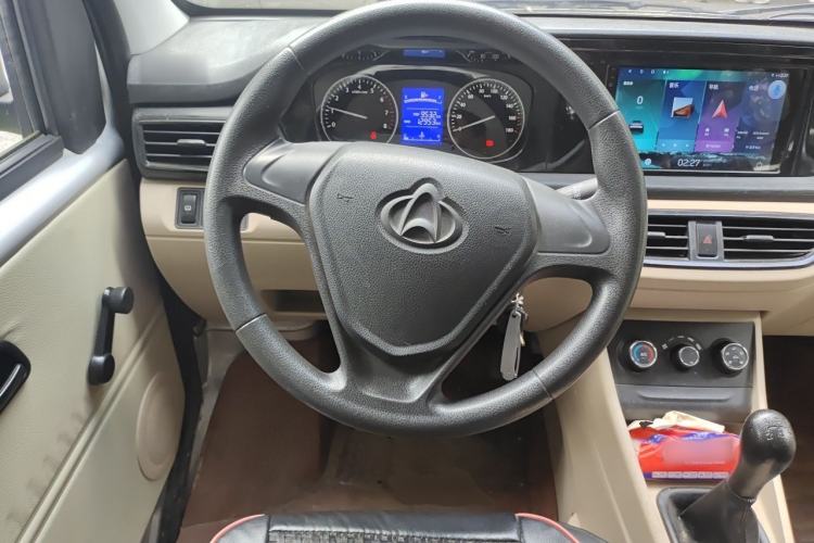 Used CHANGAN KUAYUE Xing V3 2023 1.3L Gasoline Standard Model 5-Seater Passenger Vehicle Steering Wheel