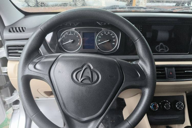 Used CHANGAN KUAYUE Xing V3 2023 1.5L Gasoline Standard Edition 2-Seat Van Steering Wheel