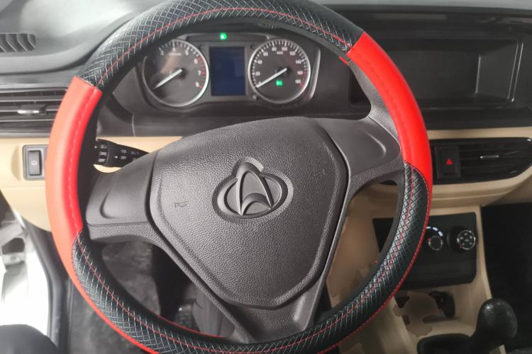 Used CHANGAN KUAYUE Xing V3 2023 1.3L Gasoline Standard Model 7-Seater Passenger Vehicle Steering Wheel