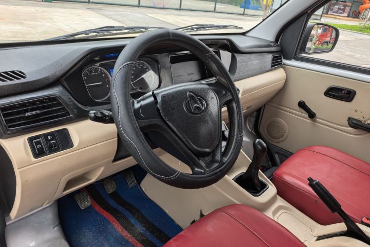 Used CHANGAN KUAYUE Xing V3 2023 1.5L Gasoline Standard Model 7-Seater Passenger Vehicle Steering Wheel