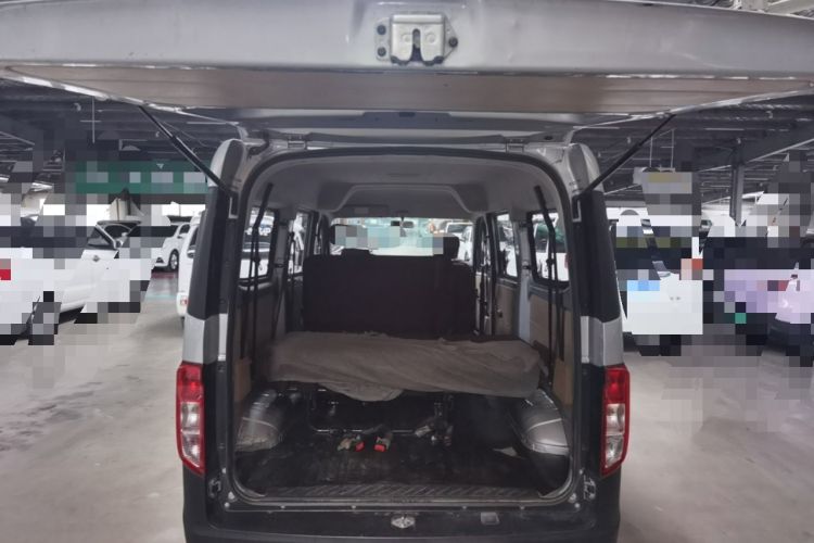 Used CHANGAN KUAYUE Xing V3 2023 1.3L Gasoline Standard Model 7-Seater Passenger Vehicle Trunk