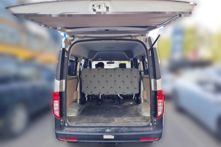 Used CHANGAN KUAYUE Xing V3 2023 1.3L Gasoline Comfort Model 5-Seater Passenger Vehicle Trunk