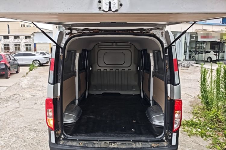 Used CHANGAN KUAYUE Xing V3 2023 1.3L Gasoline Comfort Model 2-Seater Van Trunk