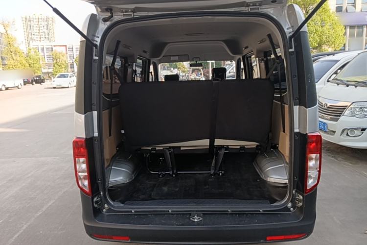 Used CHANGAN KUAYUE Xing V3 2023 1.5L Gasoline Standard Model 7-Seater Passenger Vehicle Trunk