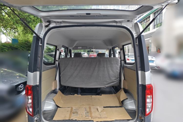 Used CHANGAN KUAYUE Xing V3 2023 1.3L Gasoline Standard Model 5-Seater Passenger Vehicle Trunk