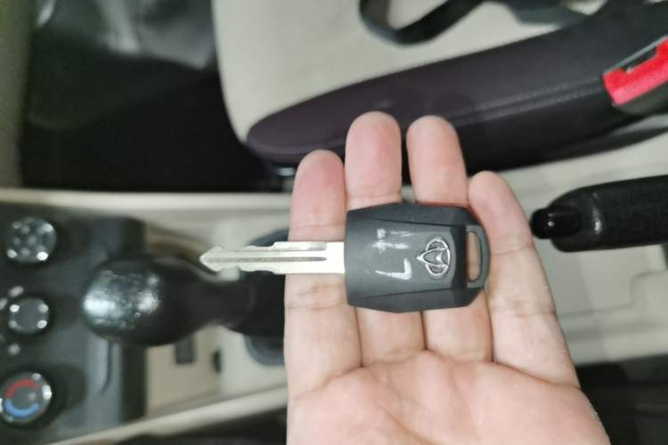 Used CHANGAN KUAYUE Xing V3 2023 1.3L Gasoline Standard Model 7-Seater Passenger Vehicle Vehicle Key