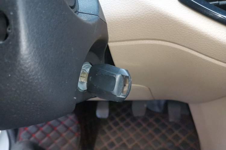 Used CHANGAN KUAYUE Xing V3 2023 1.5L Gasoline Comfort Edition 5-Seat Passenger Vehicle Vehicle Key