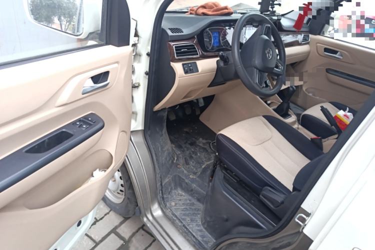 Used CHANGAN KUAYUE Xing V3 2023 1.5L Gasoline Luxury 6-Seater Passenger Vehicle Driver Seat