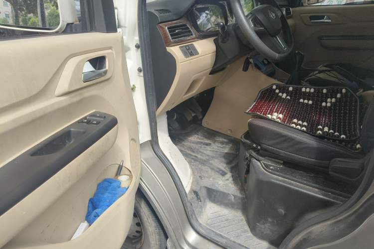Used CHANGAN KUAYUE Xing V3 2023 1.5L Gasoline Comfort-Grade 5-Seater Van Driver Seat