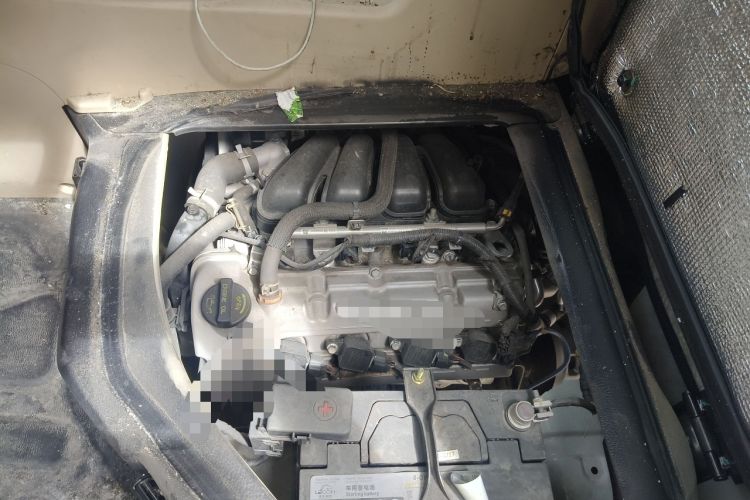Used CHANGAN KUAYUE Xing V3 2023 1.5L Gasoline Comfort-Grade 5-Seater Van Engine Bay
