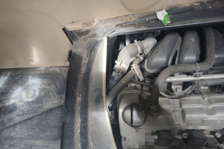 Used CHANGAN KUAYUE Xing V3 2023 1.5L Gasoline Comfort-Grade 5-Seater Van Engine Bay Right