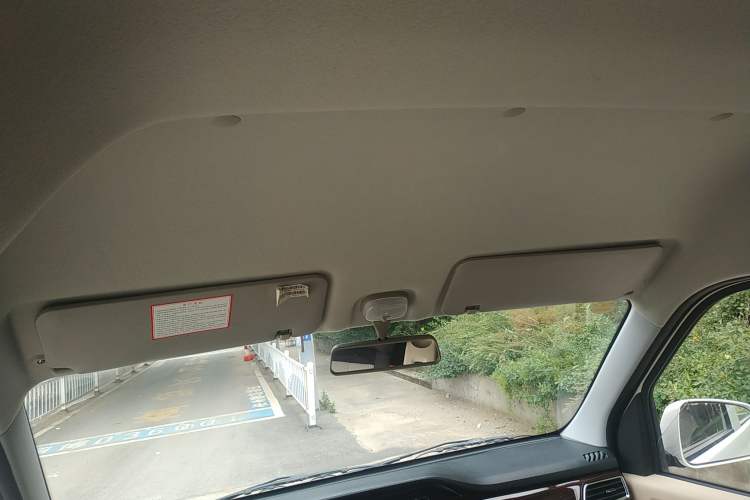 Used CHANGAN KUAYUE Xing V3 2023 1.5L Gasoline Comfort-Grade 7-Seater Passenger Vehicle Headliner