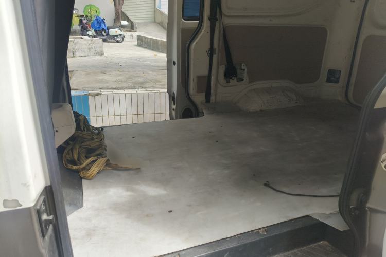 Used CHANGAN KUAYUE Xing V3 2023 1.5L Gasoline Comfort-Grade 5-Seater Van Left Rear Seat