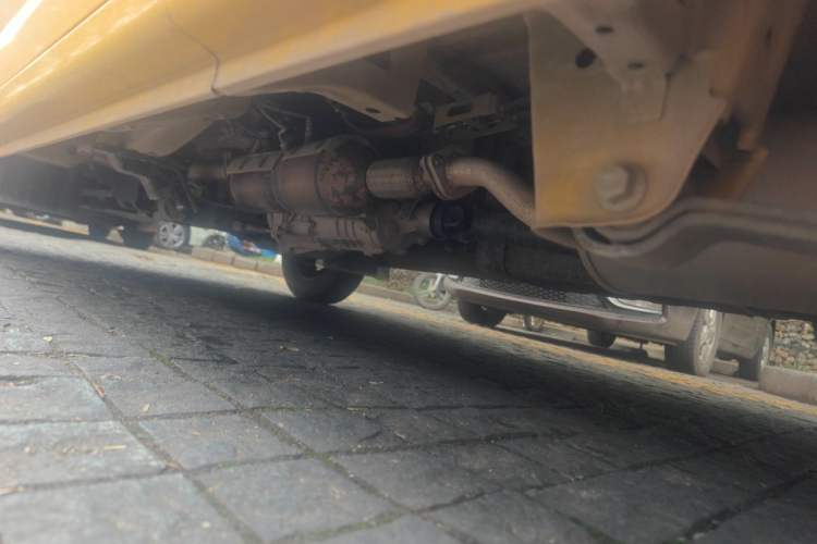 Used CHANGAN KUAYUE Xing V3 2023 1.3L Gasoline Standard Model 6-Seater Passenger Vehicle Chassis Rear Left