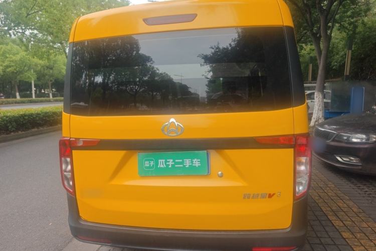 Used CHANGAN KUAYUE Xing V3 2023 1.3L Gasoline Standard Model 6-Seater Passenger Vehicle Rear