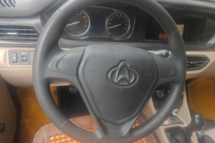 Used CHANGAN KUAYUE Xing V3 2023 1.3L Gasoline Standard Model 6-Seater Passenger Vehicle Steering Wheel