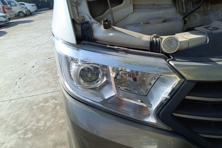 Used CHANGAN KUAYUE Xing V5 2021 1.5L 2-Seat JL473QH Right Front Headlight
