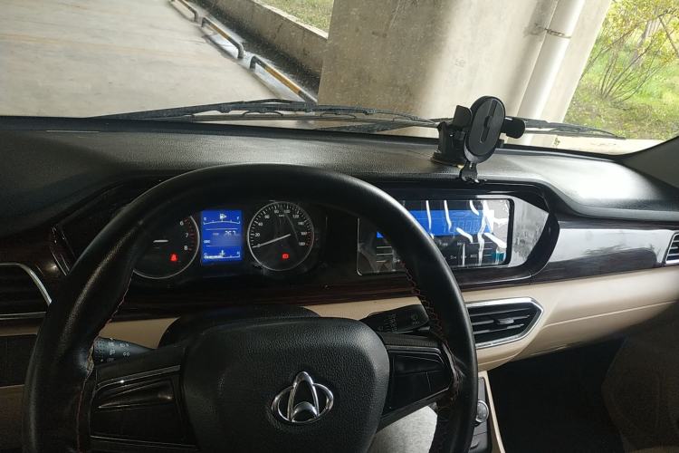 Used CHANGAN KUAYUE Xing V5 2021 1.5L Jinbao Edition Comfort Version JL473QH Center Console