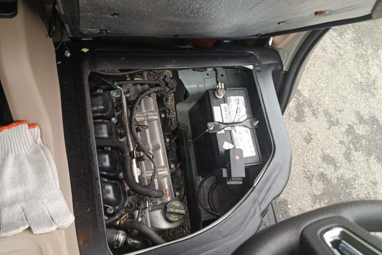 Used CHANGAN KUAYUE Xing V5 2022 1.5L Comfort-Grade 5-7 Seater Passenger Vehicle JL473QH Engine Bay Left
