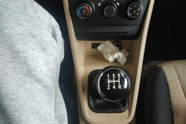 Used CHANGAN KUAYUE Xing V5 2021 1.5L Jinbao Edition Comfort Version JL473QH Gear Lever