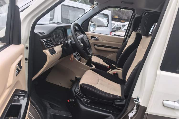 Used CHANGAN KUAYUE Xing V5 2021 1.5L Fortune-Attracting Edition Comfort Model JL473QH Interior 2