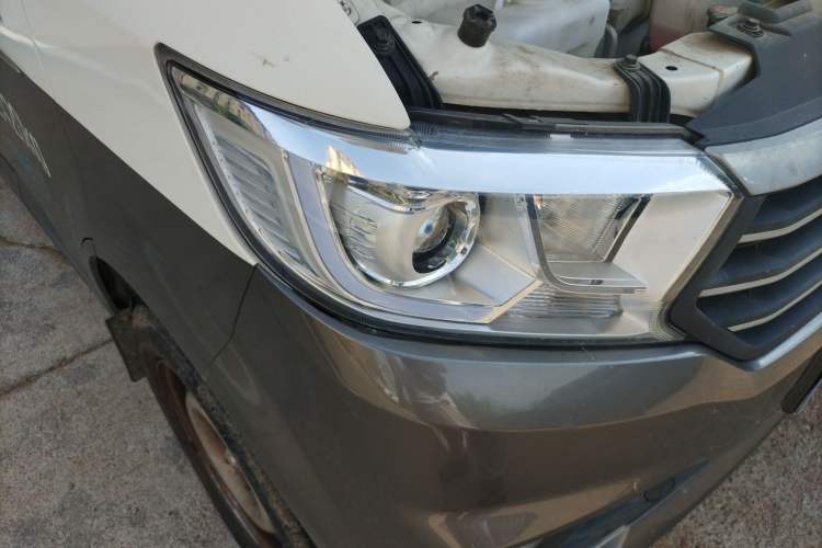 Used CHANGAN KUAYUE Xing V5 2021 1.5L Jinbao Edition Comfort Version JL473QH Right Front Headlight