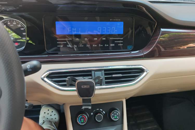 Used CHANGAN KUAYUE Xing V5 2021 1.6L Fortune-Attracting Deluxe Model DAM16KR Audio And AC Panel