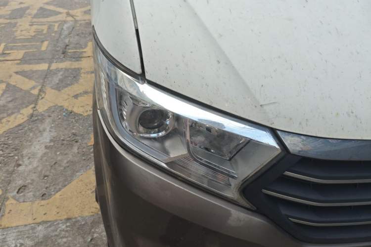 Used CHANGAN KUAYUE Xing V5 2021 1.5L Fortune-Attracting Edition Comfort Model JL473QH Right Front Headlight