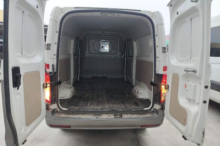 Used CHANGAN KUAYUE Xing V5 2021 1.5L Jinbao Edition Comfort Version JL473QH Trunk