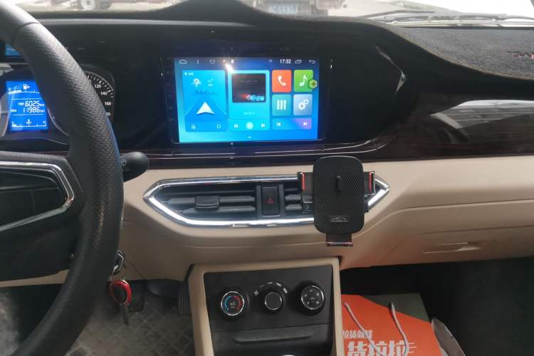 Used CHANGAN KUAYUE Xing V5 2021 1.6L Jinbao Edition Luxury Version DAM16KR Audio And AC Panel