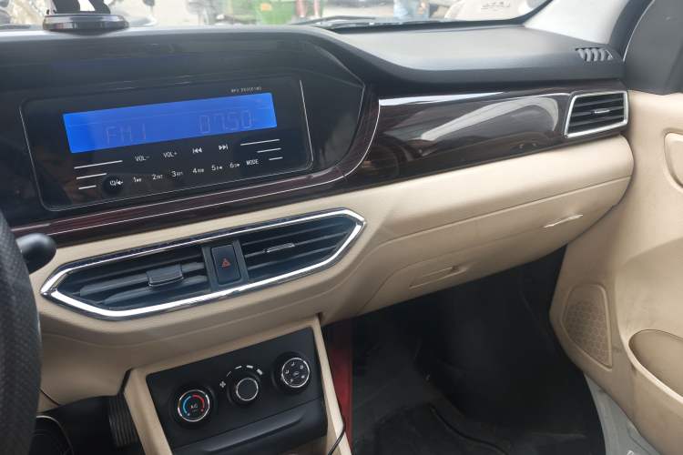 Used CHANGAN KUAYUE Xing V5 2021 1.5L Fortune-Attracting Edition Comfort Model JL473QH Audio And AC Panel