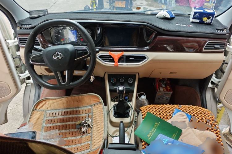 Used CHANGAN KUAYUE Xing V5 2021 1.6L Jinbao Edition Luxury Version DAM16KR Center Console