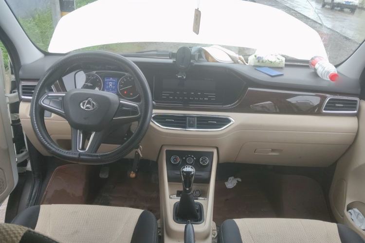 Used CHANGAN KUAYUE Xing V5 2021 1.5L Fortune-Attracting Deluxe Model JL473QH Center Console