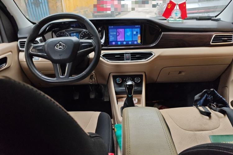 Used CHANGAN KUAYUE Xing V5 2021 1.5L Fortune-Attracting Deluxe Model JL473QH Center Console