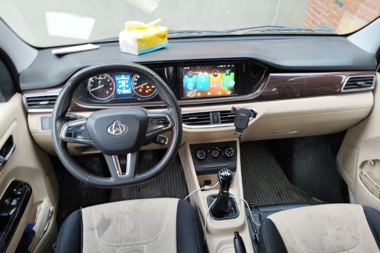 Used CHANGAN KUAYUE Xing V5 2021 1.5L Fortune-Attracting Edition Comfort Model JL473QH Center Console