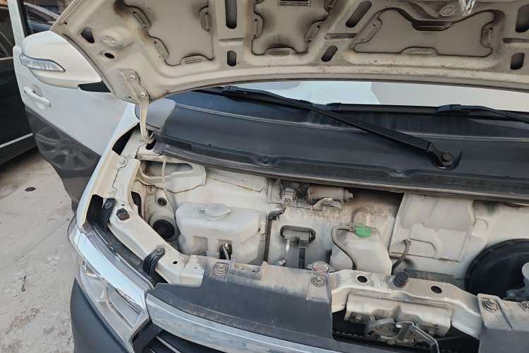 Used CHANGAN KUAYUE Xing V5 2021 1.6L Jinbao Edition Luxury Version DAM16KR Engine Bay Right