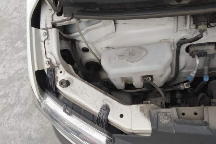 Used CHANGAN KUAYUE Xing V5 2021 1.6L Jinbao Edition Comfort Version DAM16KR Engine Bay Right