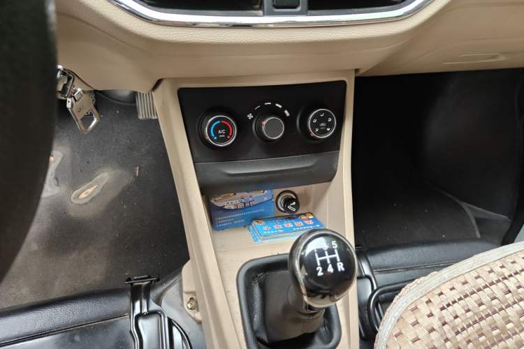 Used CHANGAN KUAYUE Xing V5 2021 1.5L Fortune-Attracting Deluxe Model JL473QH Gear Lever