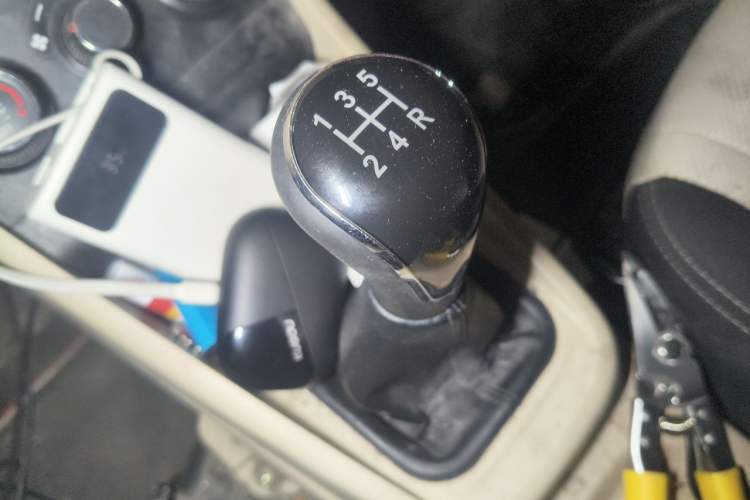 Used CHANGAN KUAYUE Xing V5 2021 1.5L Fortune-Attracting Deluxe Model JL473QH Gear Lever