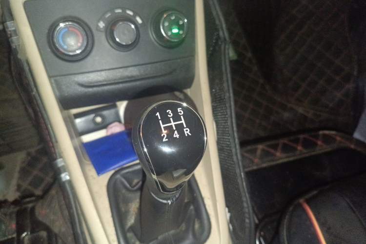 Used CHANGAN KUAYUE Xing V5 2021 1.6L Jinbao Edition Luxury Version DAM16KR Gear Lever