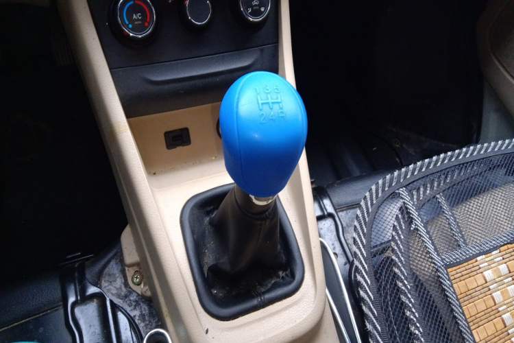 Used CHANGAN KUAYUE Xing V5 2021 1.6L Fortune-Attracting Edition Comfort Model DAM16KR Gear Lever