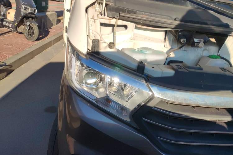 Used CHANGAN KUAYUE Xing V5 2021 1.5L Jinbao Edition Comfort Version JL473QH Right Front Headlight