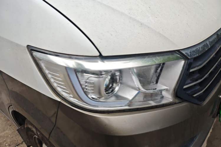 Used CHANGAN KUAYUE Xing V5 2021 1.5L Jinbao Edition Comfort Version JL473QH Right Front Headlight