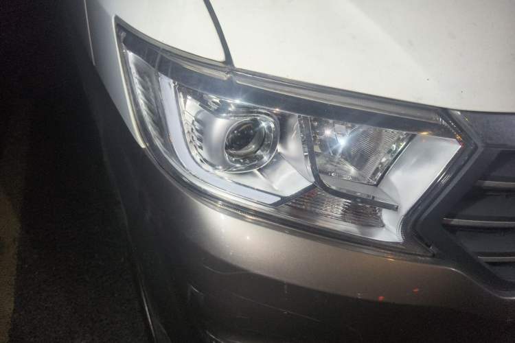 Used CHANGAN KUAYUE Xing V5 2021 1.5L Fortune-Attracting Deluxe Model JL473QH Right Front Headlight