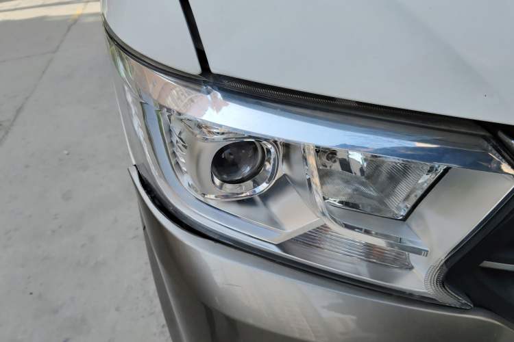 Used CHANGAN KUAYUE Xing V5 2021 1.5L Fortune-Attracting Edition Comfort Model JL473QH Right Front Headlight
