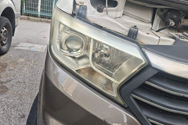 Used CHANGAN KUAYUE Xing V5 2021 1.5L Fortune-Attracting Edition Comfort Model JL473QH Right Front Headlight